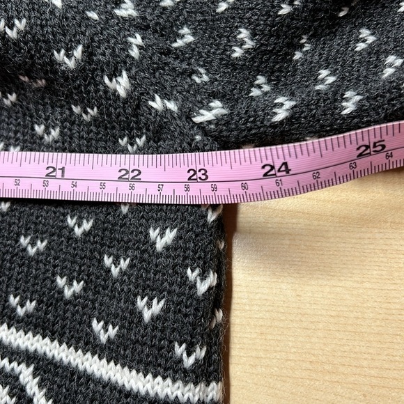 BILL Blass Wool Blend Shawl Neck Sweater Size Large NWT - Picture 9 of 9